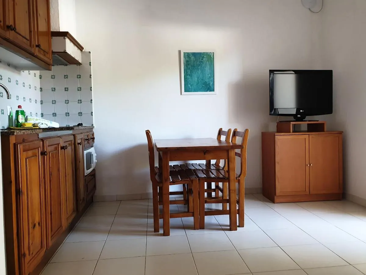 Apartamentos Piscis Cala Blanca  Cala Blanca (Menorca)