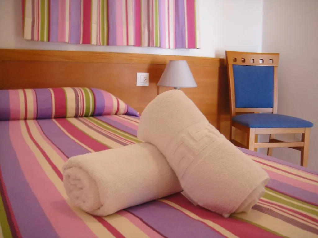 Apartamentos Piscis Cala Blanca  Apartment Cala Blanca (Menorca)